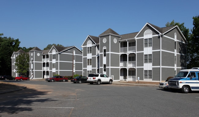 Camden Pointe Apartments