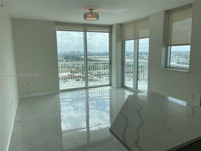 1745 E Hallandale Beach Blvd in Hallandale Beach, FL - Building Photo - Building Photo