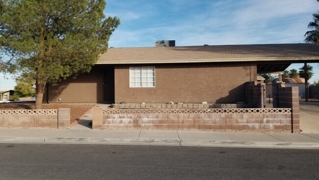 3913 Grass Valley Pl in Las Vegas, NV - Building Photo - Building Photo
