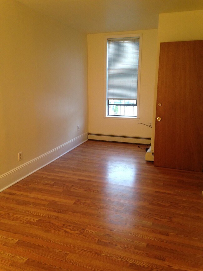 39 Belmont Ave in Jersey City, NJ - Building Photo - Building Photo