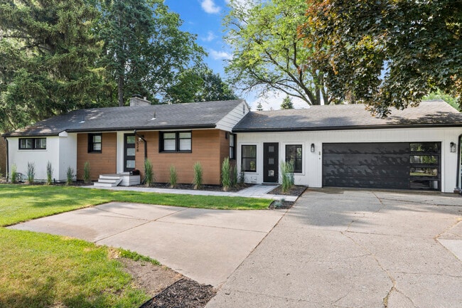 property at 1528 E Maple Rd