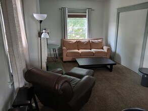 2461 Fairview Ave, Unit 2461 #2 in Cincinnati, OH - Building Photo - Building Photo