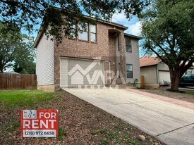 6811 Evercrest Ln in San Antonio, TX - Building Photo