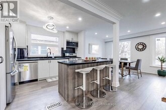 214 Altamira Rd in Richmond Hill, ON - Building Photo - Building Photo