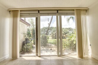 4489 Luxemburg Ct in Greenacres, FL - Building Photo - Building Photo