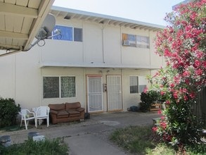 3711 42nd Ave in Sacramento, CA - Foto de edificio - Building Photo
