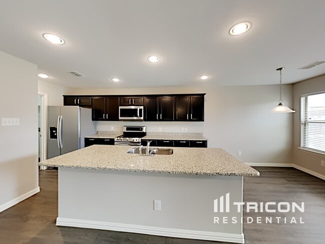 1662 Pompano Beach Dr in Dallas, TX - Building Photo - Building Photo