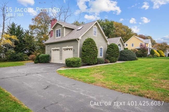 15 Jacobs Point Rd in Warren, RI - Building Photo - Building Photo