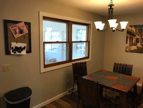 5526-5526 N Cook St in McFarland, WI - Foto de edificio - Building Photo