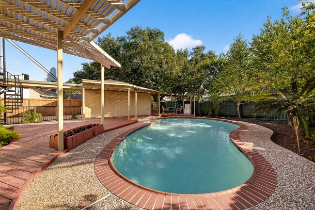 property at 1698 Creekside Dr