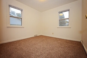 600 12th St NE in Minot, ND - Building Photo - Building Photo