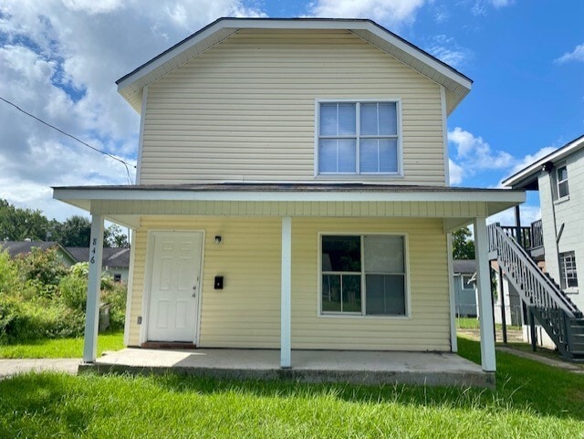 property at 846 E Polk St