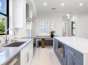 2721 Van Buren Ave in Naples, FL - Building Photo - Building Photo