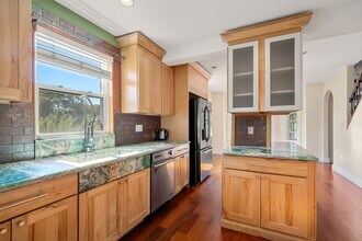 76 Taft Ave in Newton, MA - Foto de edificio - Building Photo