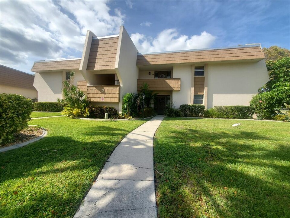 1080 Bal Harbor Blvd in Punta Gorda, FL - Foto de edificio