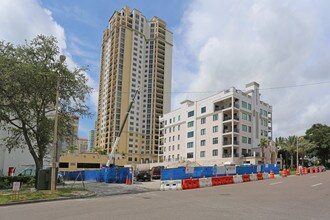 Bliss in St. Petersburg, FL - Foto de edificio - Building Photo