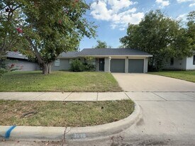 3316 Shorewood Dr, Unit 3401 in Mesquite, TX - Building Photo