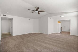 11040 Vistazo Pl SE in Albuquerque, NM - Building Photo - Building Photo