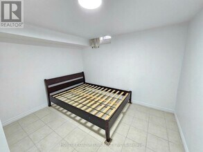 39 Treetops Ct in Toronto, ON - Building Photo - Building Photo