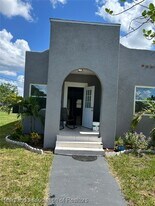 309 S Desoto Ave in Avon Park, FL - Building Photo