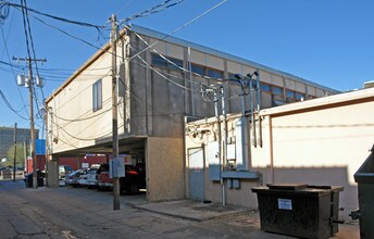 1619 University in Lubbock, TX - Foto de edificio - Building Photo