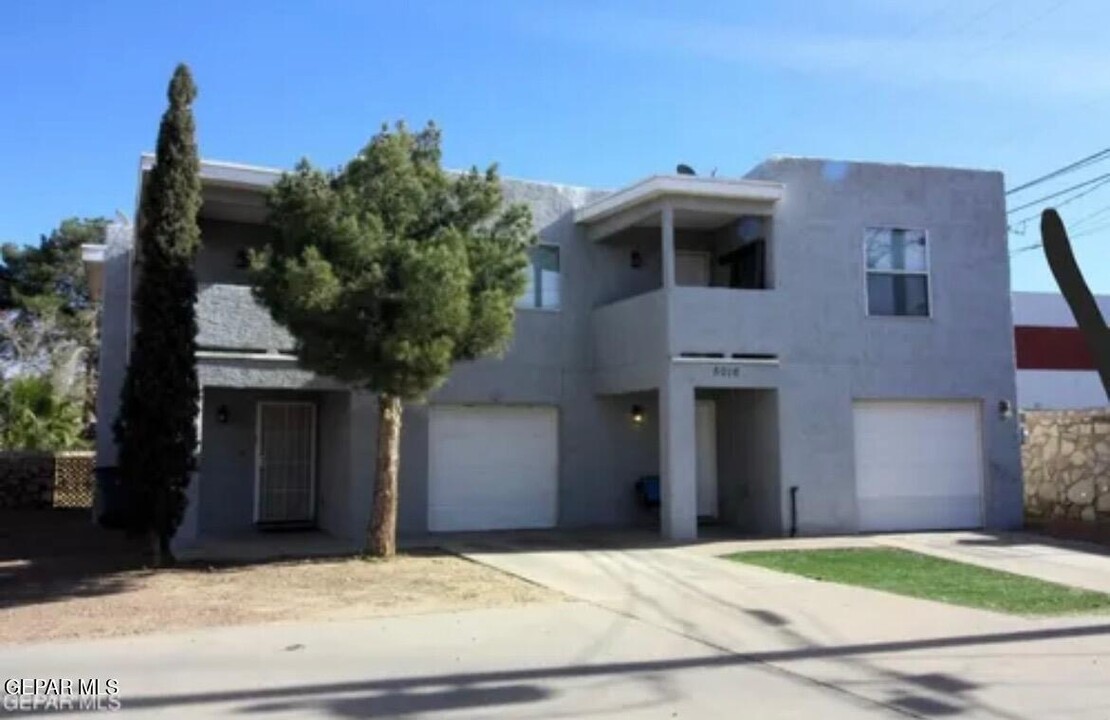 5016 Conley Rd in El Paso, TX - Building Photo