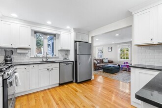 142 Franklin St in Milton, MA - Building Photo - Building Photo