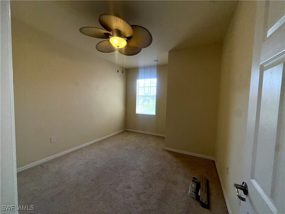 10298 Via Colomba Circle in Ft. Myers, FL - Building Photo