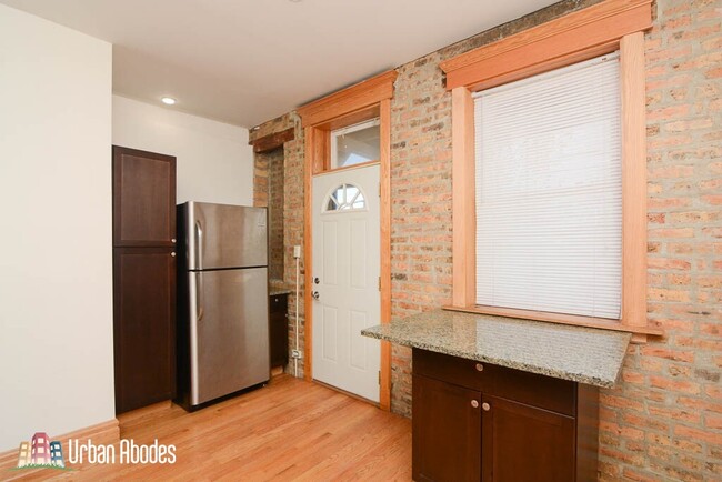 2053 W Fullerton Ave, Unit M05B in Chicago, IL - Building Photo - Building Photo