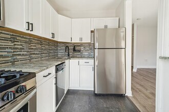 263 10th St in Jersey City, NJ - Building Photo - Building Photo