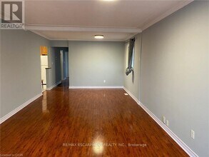 11 Parkdale Ave S in Hamilton, ON - Building Photo - Building Photo