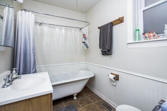 1917 W Armitage Ave in Chicago, IL - Building Photo - Building Photo