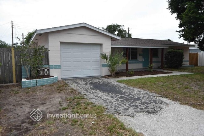 2324 61st Way N in St. Petersburg, FL - Building Photo - Building Photo