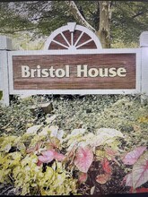 2224 Springwood Dr in Reston, VA - Building Photo - Building Photo