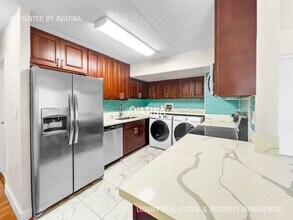 2533 Ala Wai Blvd in Honolulu, HI - Building Photo - Building Photo