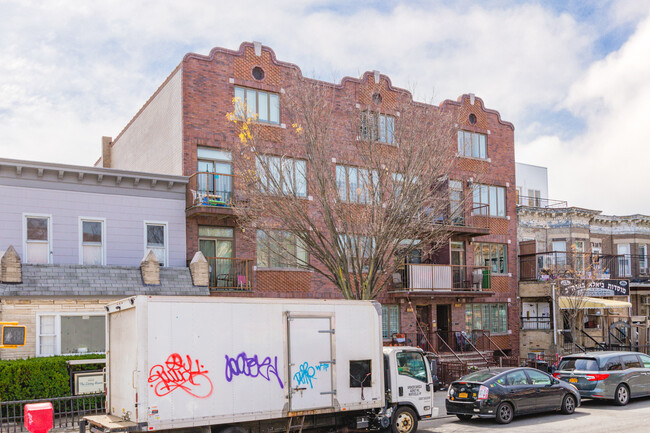 5807 13th Ave in Brooklyn, NY - Building Photo - Building Photo