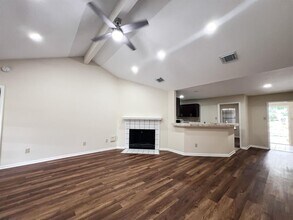 11114 Springsong Dr in Houston, TX - Foto de edificio - Building Photo