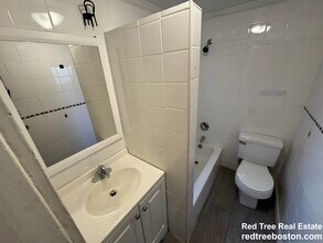 1726 Commonwealth Ave, Unit 5 in Boston, MA - Building Photo - Building Photo