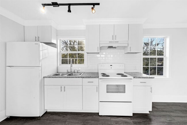 property at 1633 Fourcade St