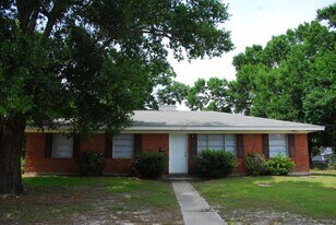 2215 Kevin Ct in Gulfport, MS - Building Photo