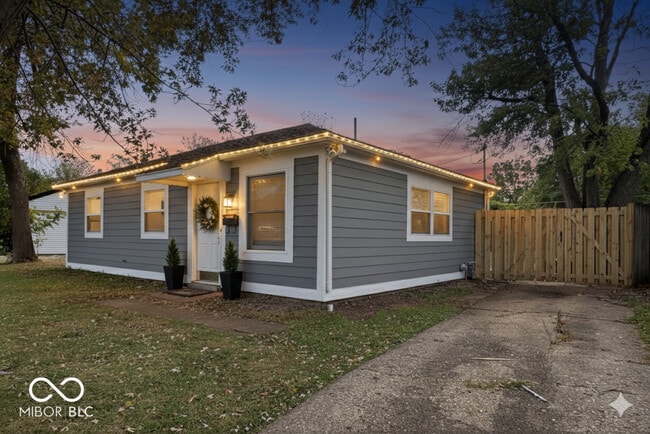 8231 E 50th St in Indianapolis, IN - Building Photo - Building Photo