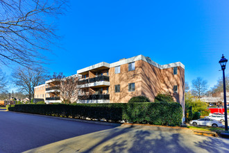 Edgehill Terrace Apartments in Charlotte, NC - Foto de edificio - Building Photo