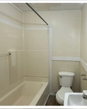 325 Cumberland St in Rumford, ME - Building Photo - Building Photo