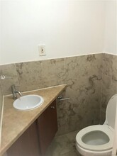 12105 NE 11th Pl-Unit -104 in North Miami, FL - Building Photo - Building Photo