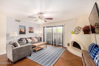 10410 N Cave Creek Rd in Phoenix, AZ - Building Photo - Building Photo