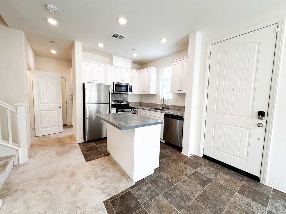 24134 Tuscany Ave in Murrieta, CA - Building Photo