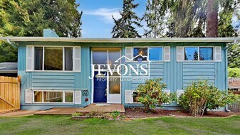 16610 SE 24th St in Bellevue, WA - Building Photo