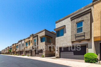 7500 E Via De Luna Dr in Scottsdale, AZ - Building Photo - Building Photo