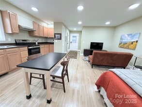 5 Elmore St in Asheville, NC - Building Photo - Building Photo