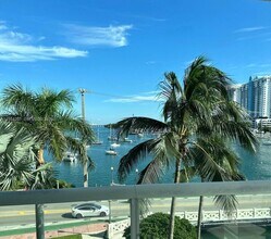 10 Venetian Way in Miami Beach, FL - Building Photo - Building Photo